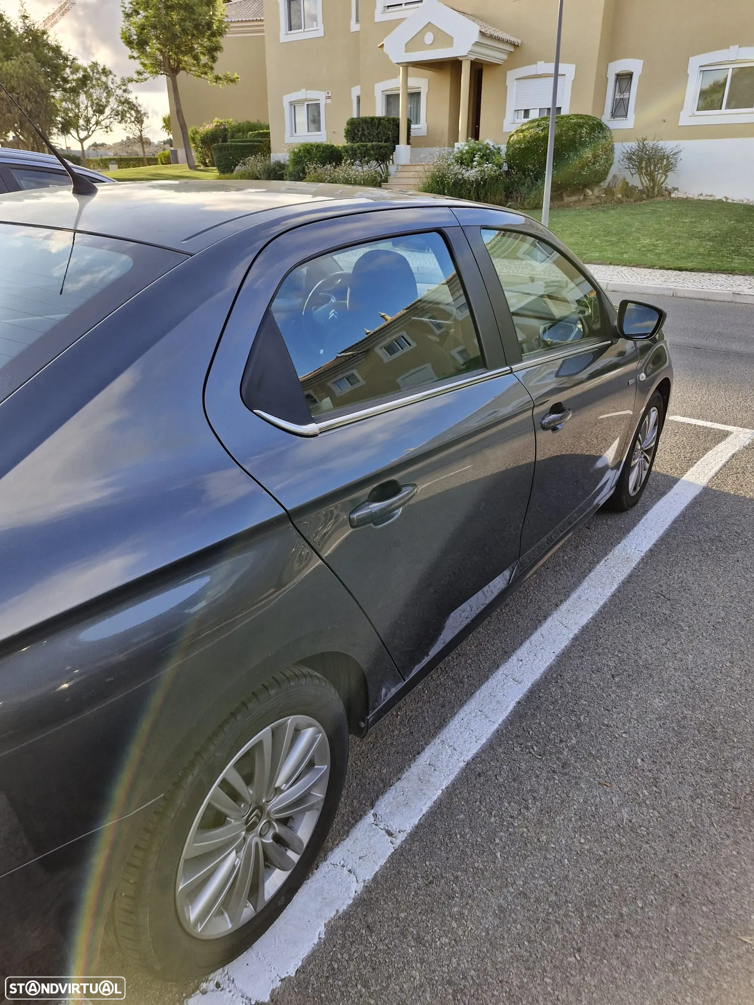 Citroën C-Elysée 1.6 HDi Exclusive - 4