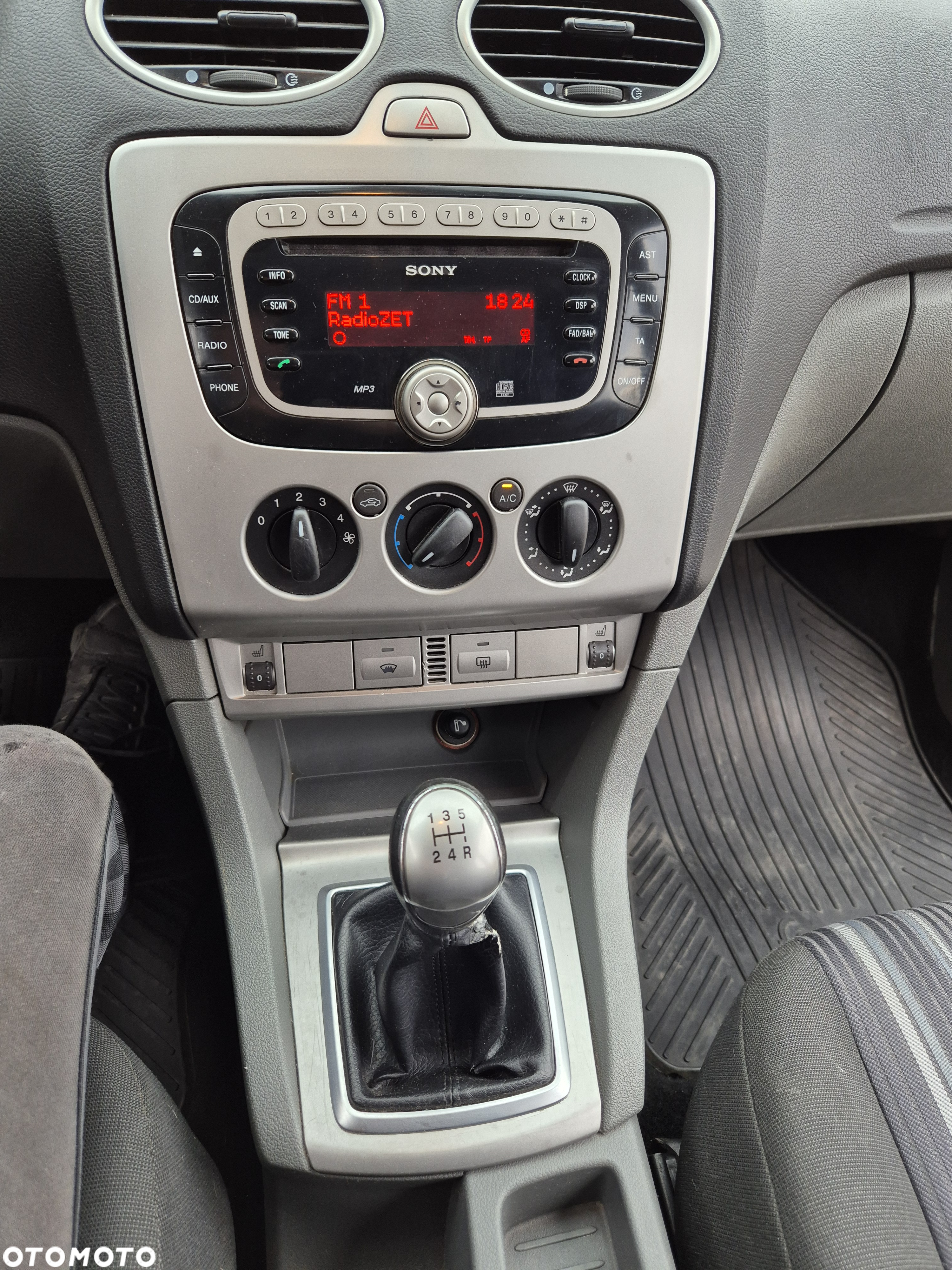 Ford Focus 1.6 16V Sport - 13