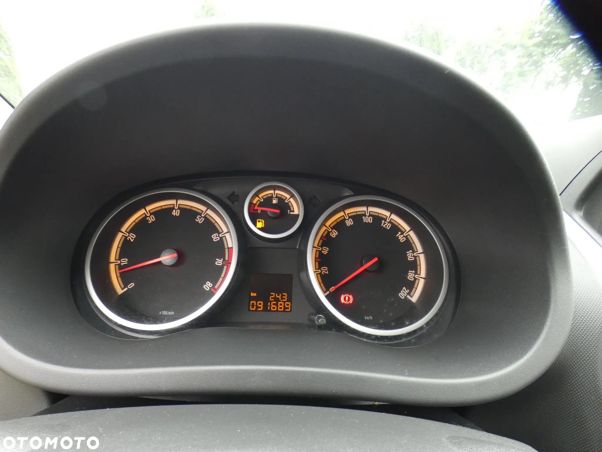 Opel Corsa 1.4 drive - 14