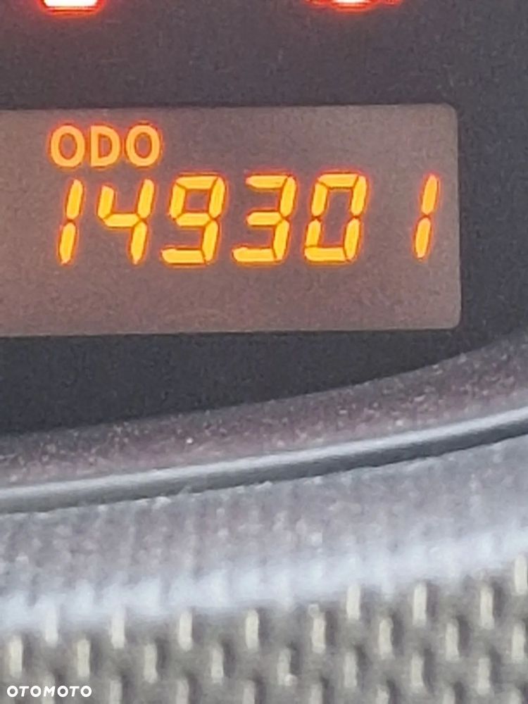 Toyota Urban Cruiser 1.4 D-4D Sol 4x4 - 6