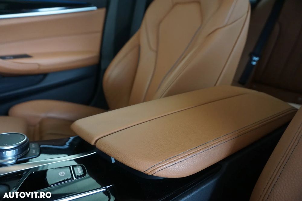 BMW Seria 5 530e Aut. Luxury Line - 23