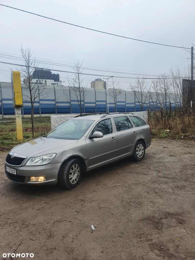 Skoda Octavia 1.6 TDI Ambiente - 2