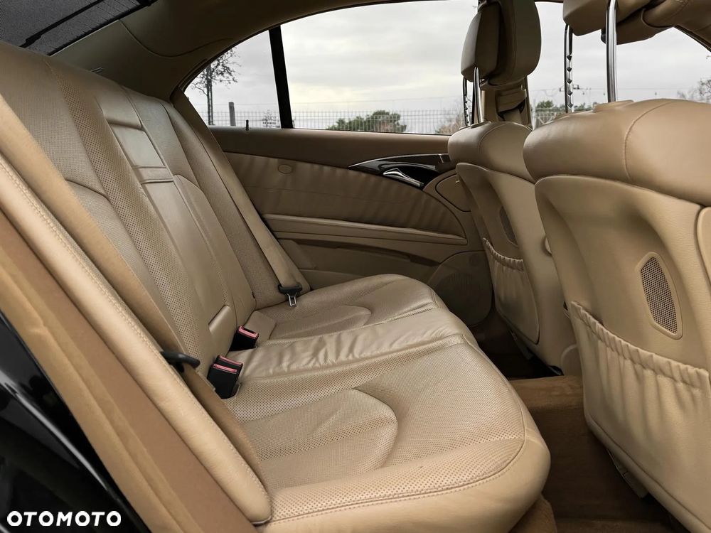 Mercedes-Benz Klasa E 500 4-Matic Avantgarde - 9