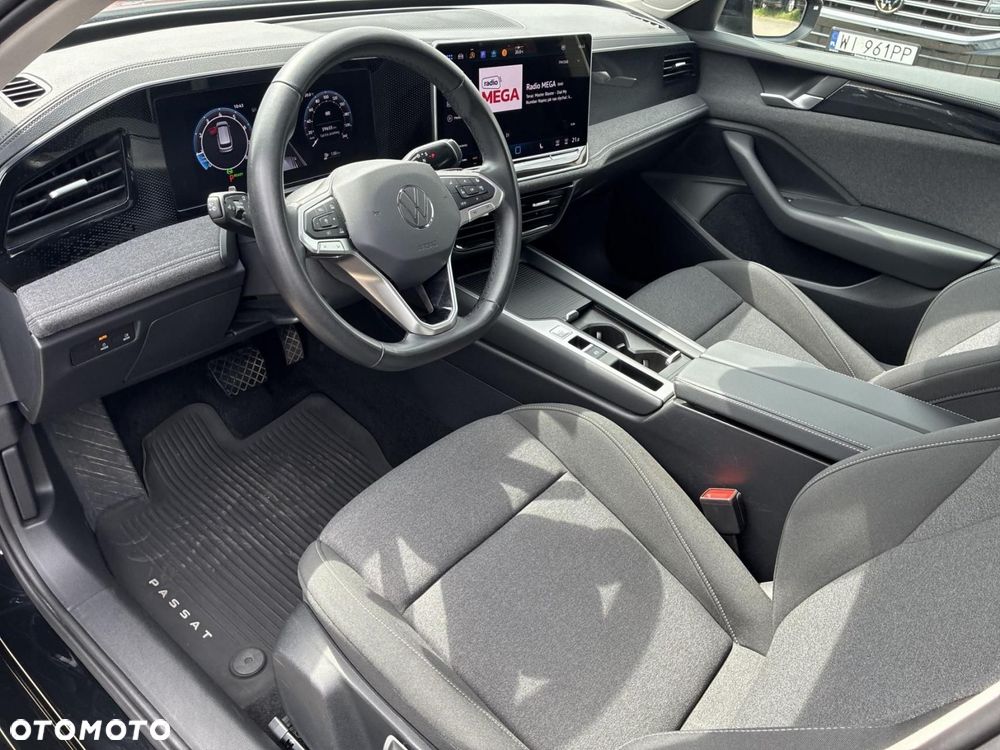 Volkswagen Passat - 17