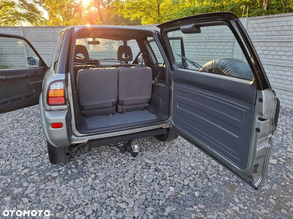 Toyota RAV4 2.0 Special - 9