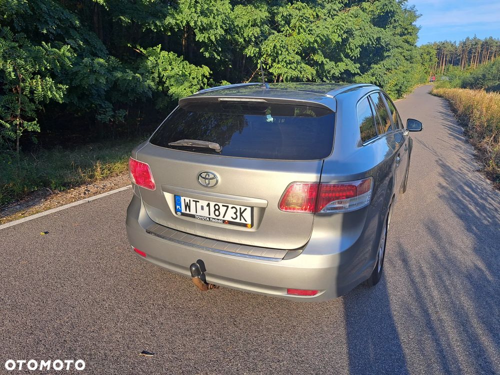 Toyota Avensis - 10