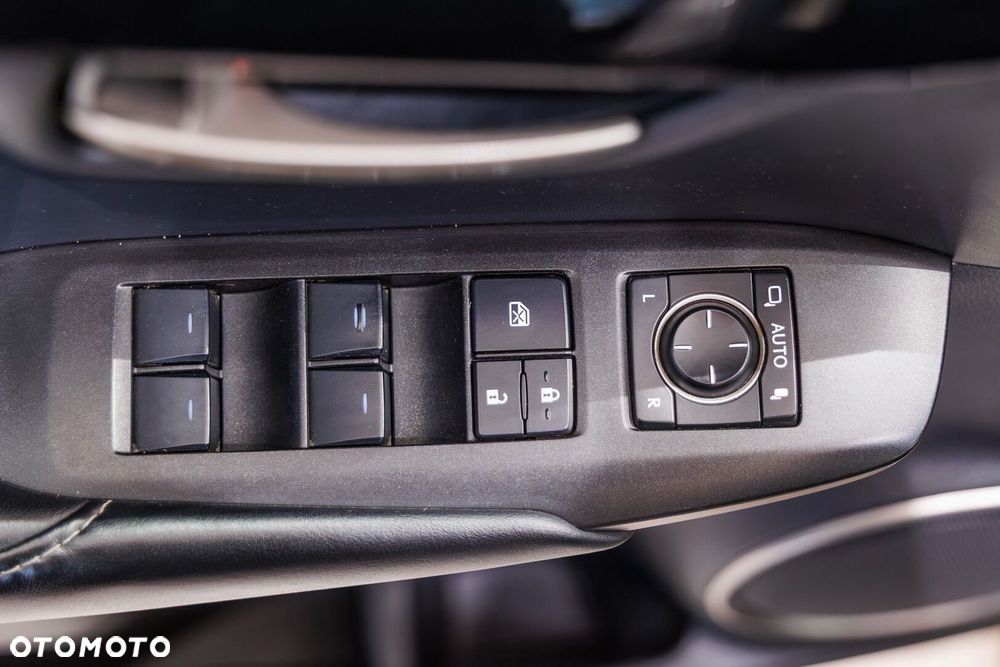 Lexus NX 300h Elite AWD - 32