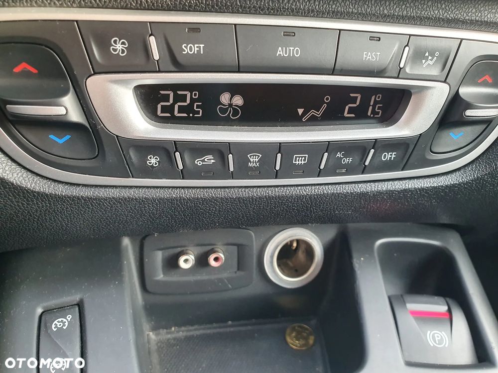 Renault Scenic 1.4 16V TCE Privilege - 4