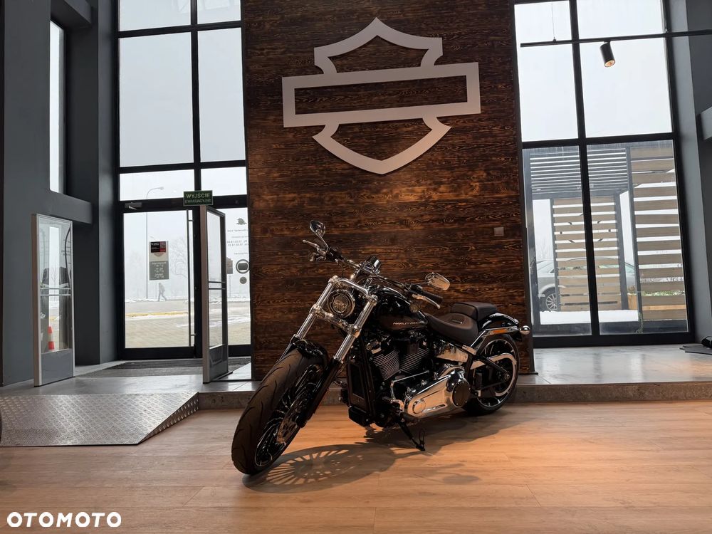 Harley-Davidson Softail Breakout - 1
