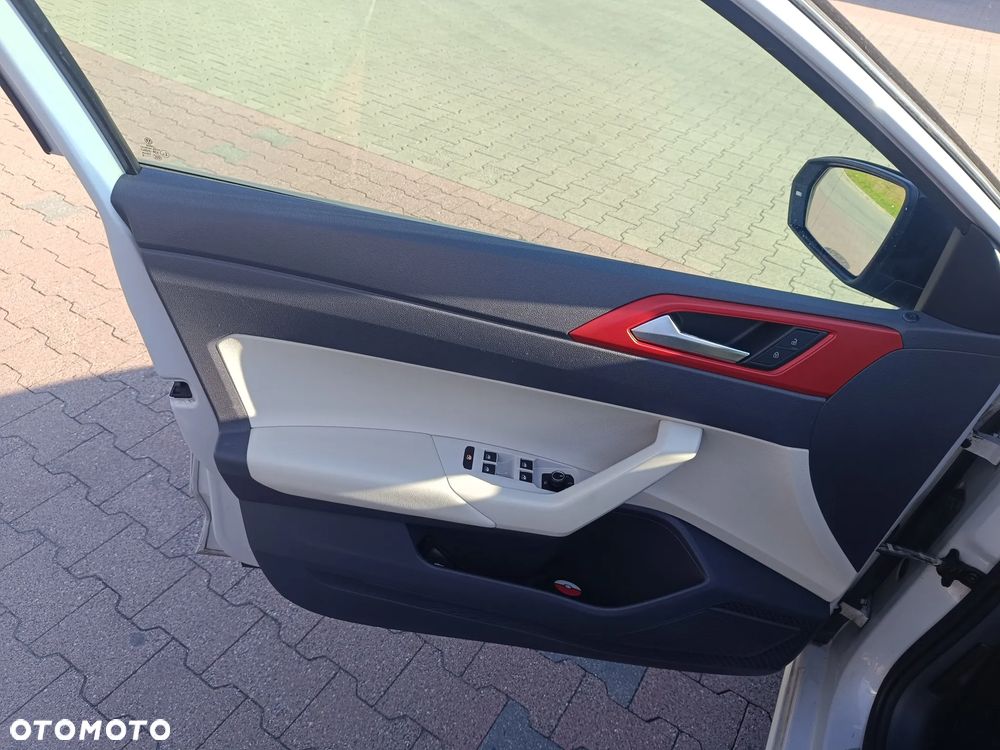Volkswagen Polo 1.0 TSI Beats - 19