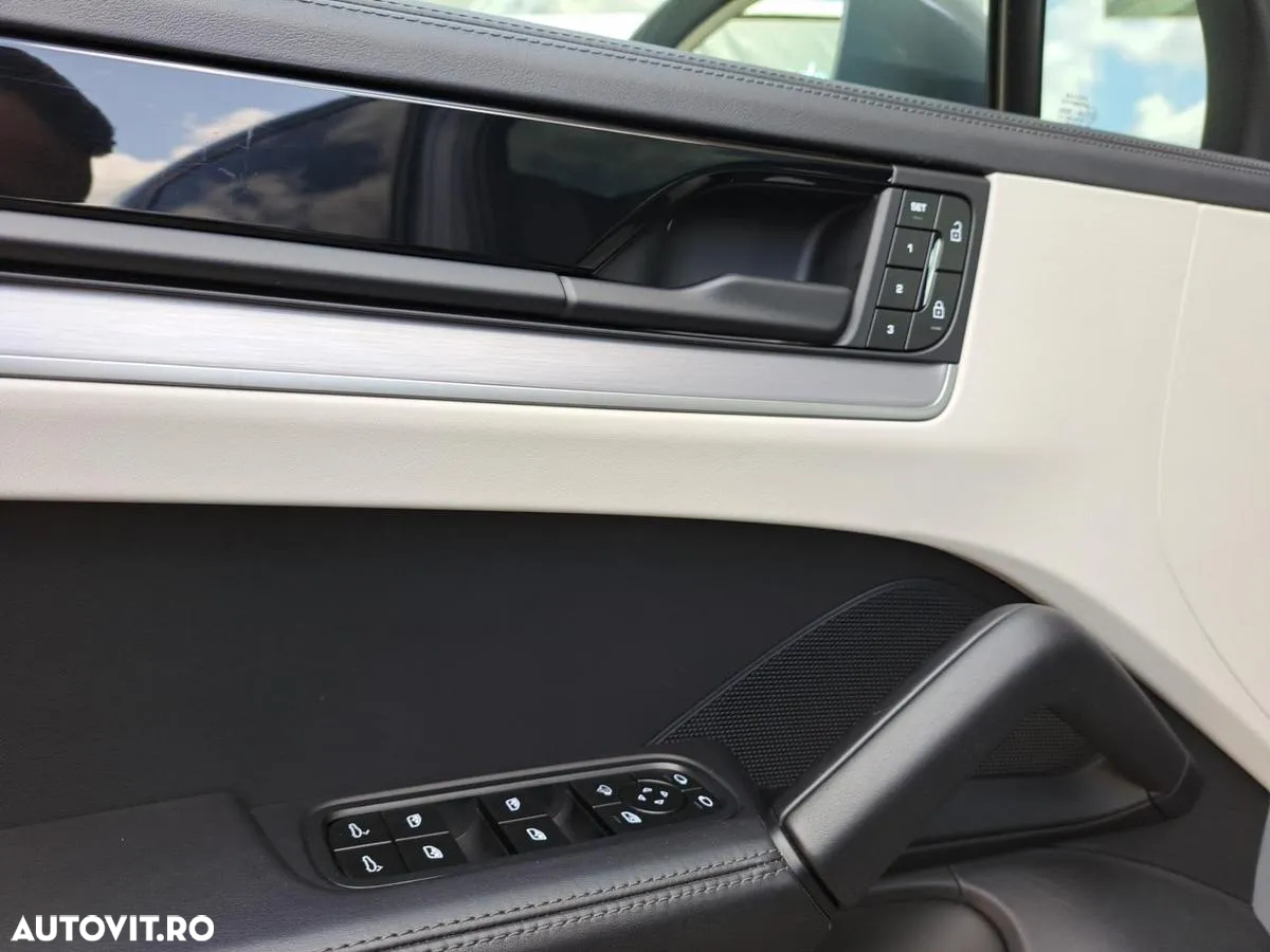 Porsche Cayenne Coupe Standard - 16