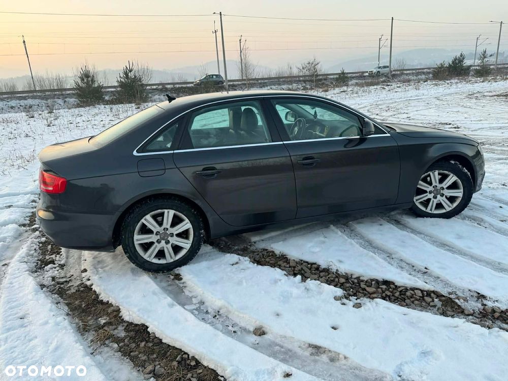 Audi A4 Limousine - 10