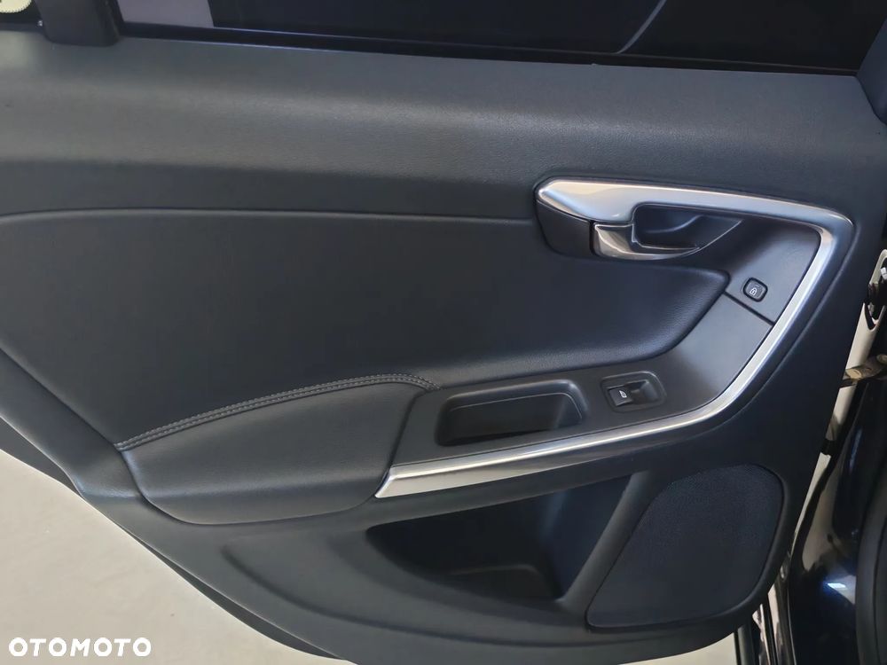 Volvo V60 D2 Drive-E Kinetic - 19