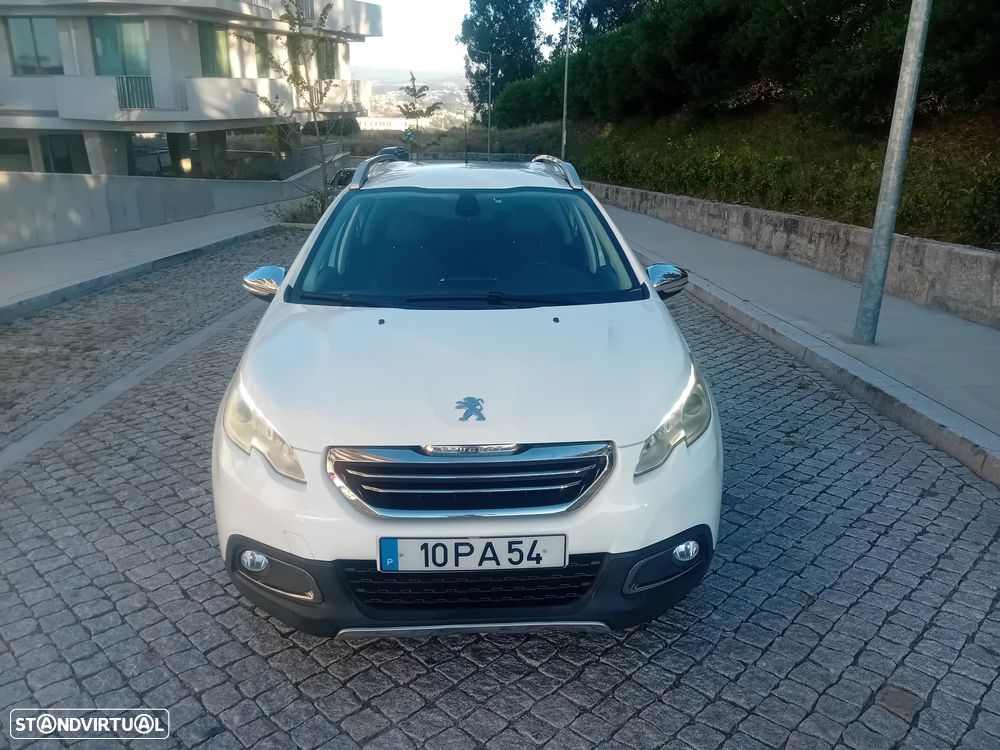 Peugeot 2008 1.2 PureTech Allure - 4