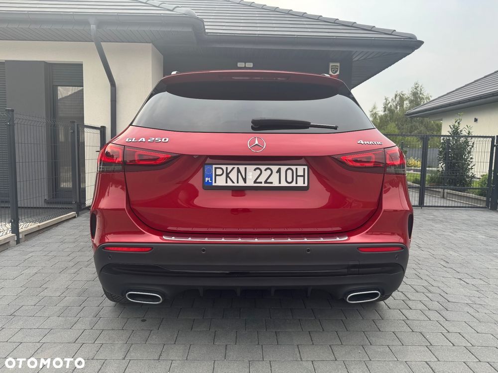 Mercedes-Benz GLA 250 4-Matic AMG Line - 6
