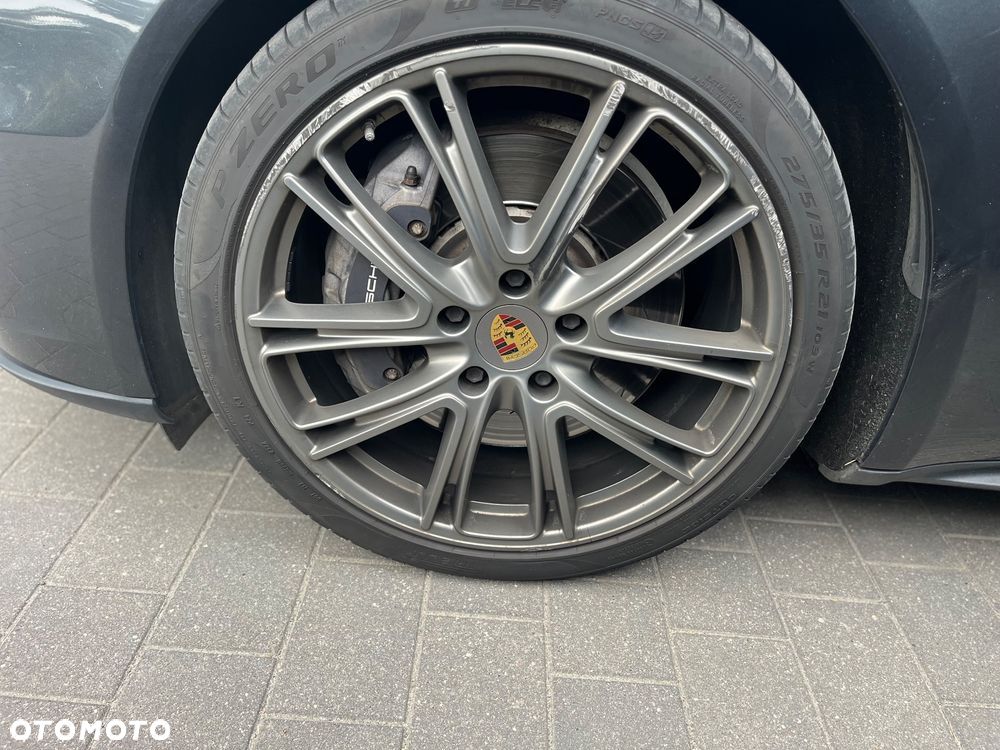 Porsche Panamera 4 Sport Turismo - 24