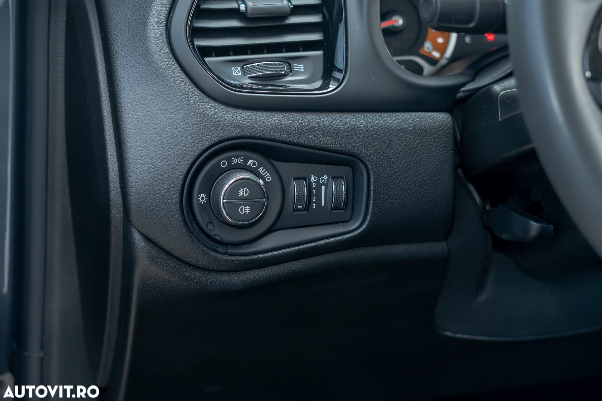 Jeep Renegade 1.0 Turbo 4x2 M6 Night Eagle - 38