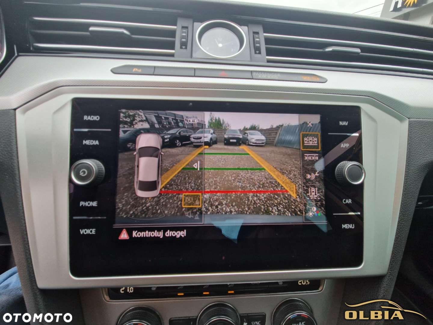 Volkswagen Passat - 17