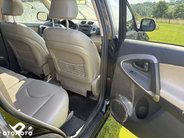 Toyota RAV4 - 24