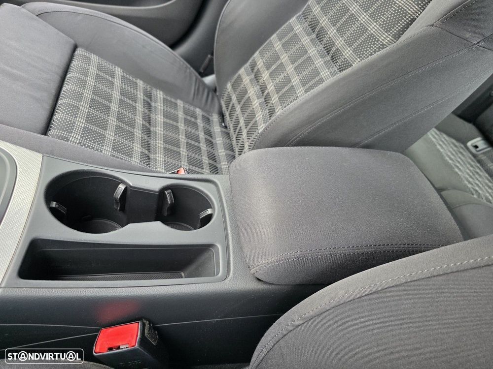 Audi A4 Avant 2.0 TDI Advance - 17
