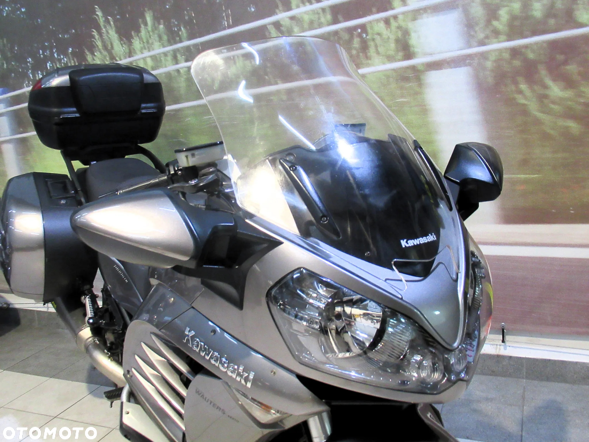 Kawasaki GTR - 8