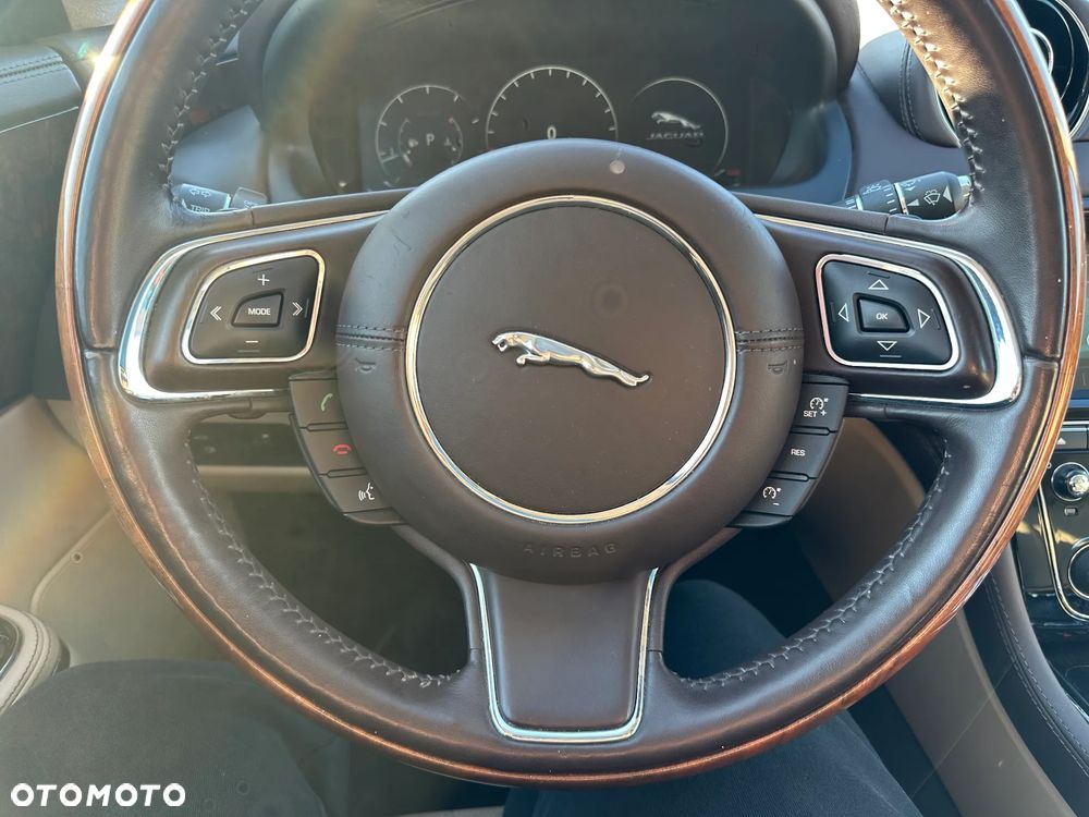 Jaguar XJ 3.0 T LWB AWD Portfolio - 21