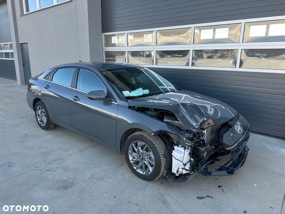 Hyundai Elantra 1.6 Smart CVT - 9