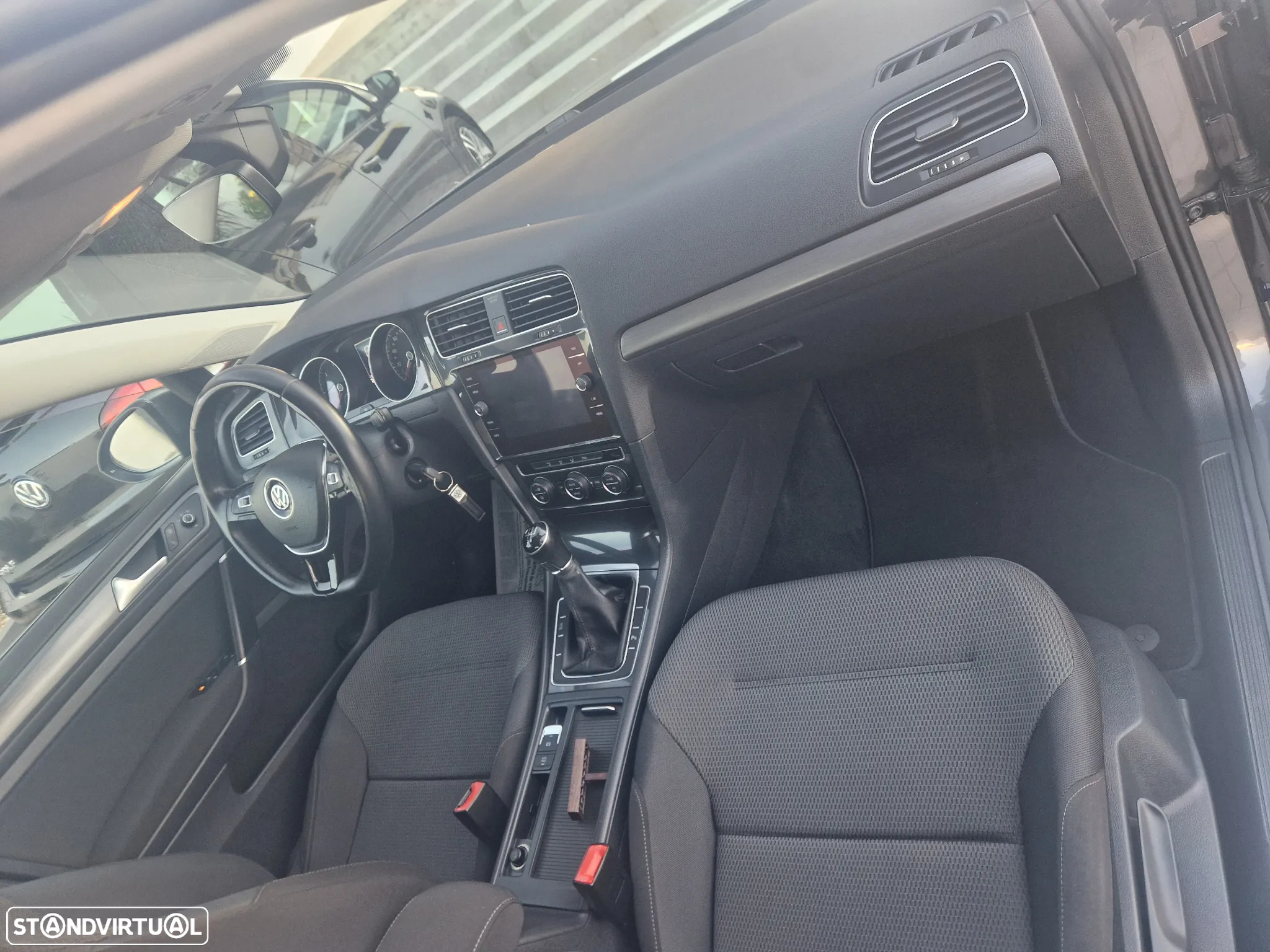 VW Golf 1.6 TDI Confortline - 9