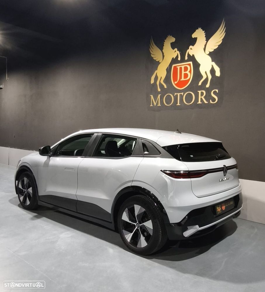 Renault Mégane E-Tech - 3