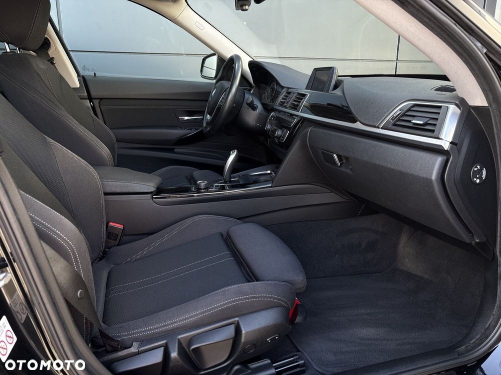 BMW 3GT 320i xDrive - 25