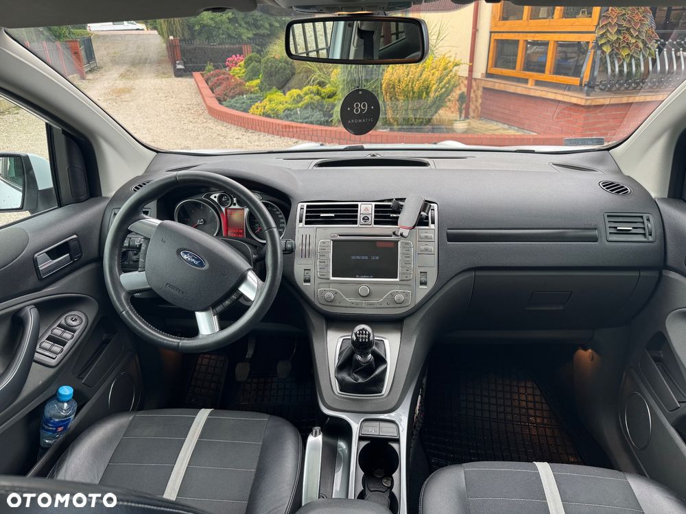 Ford Kuga 2.0 TDCi FWD Titanium - 12