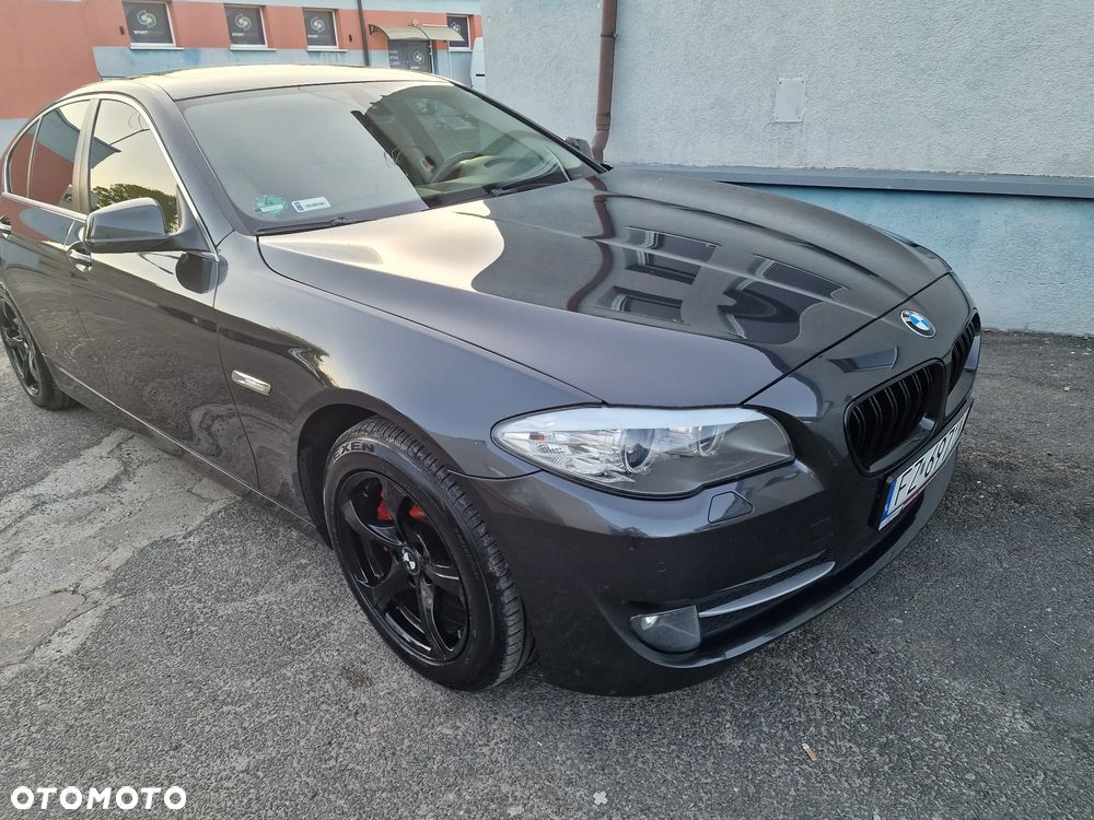 BMW Seria 5 525d - 5