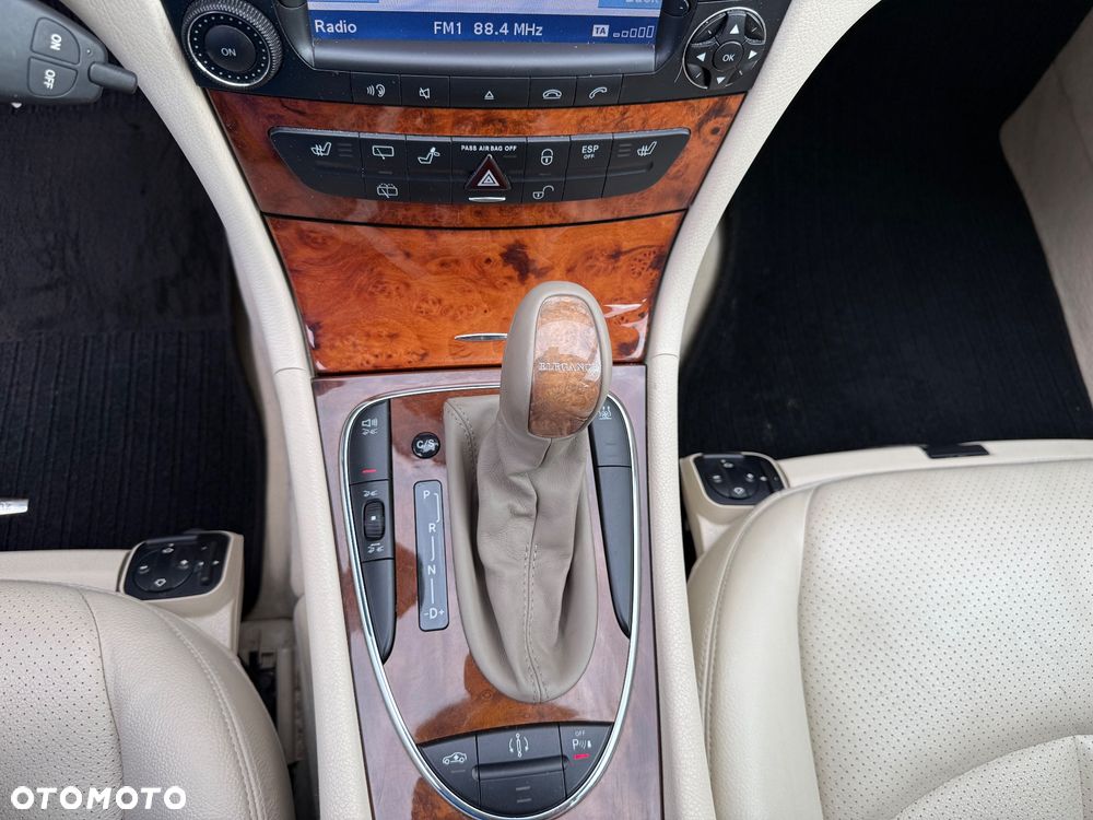 Mercedes-Benz Klasa E 500 4-Matic T Elegance - 30