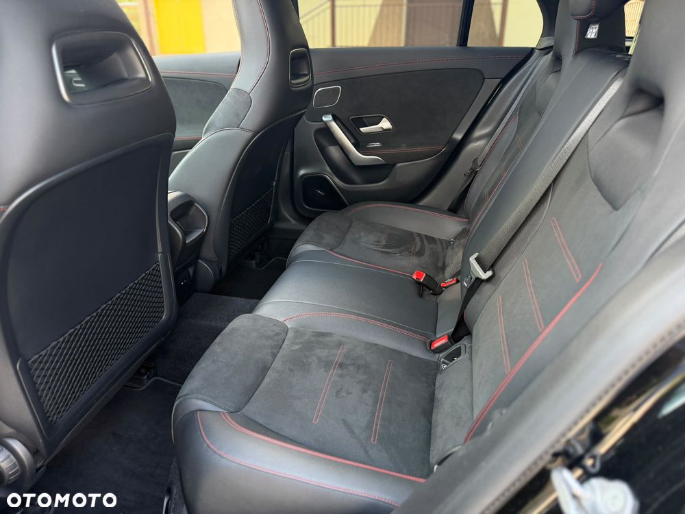 Mercedes-Benz CLA 250 4Matic 8G-DCT AMG Line Advanced Plus - 27