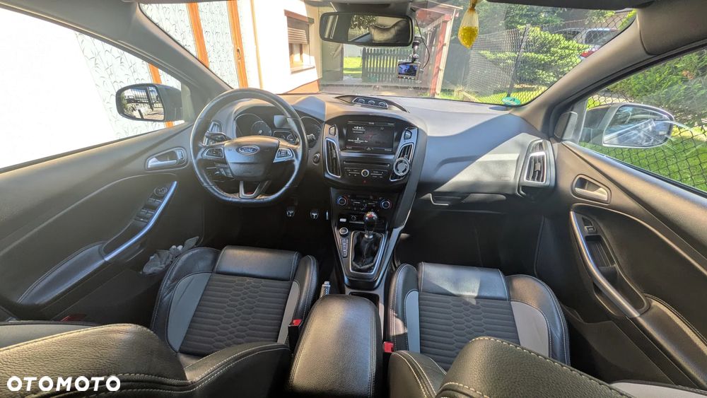 Ford Focus 2.0 TDCi ST-2 - 10