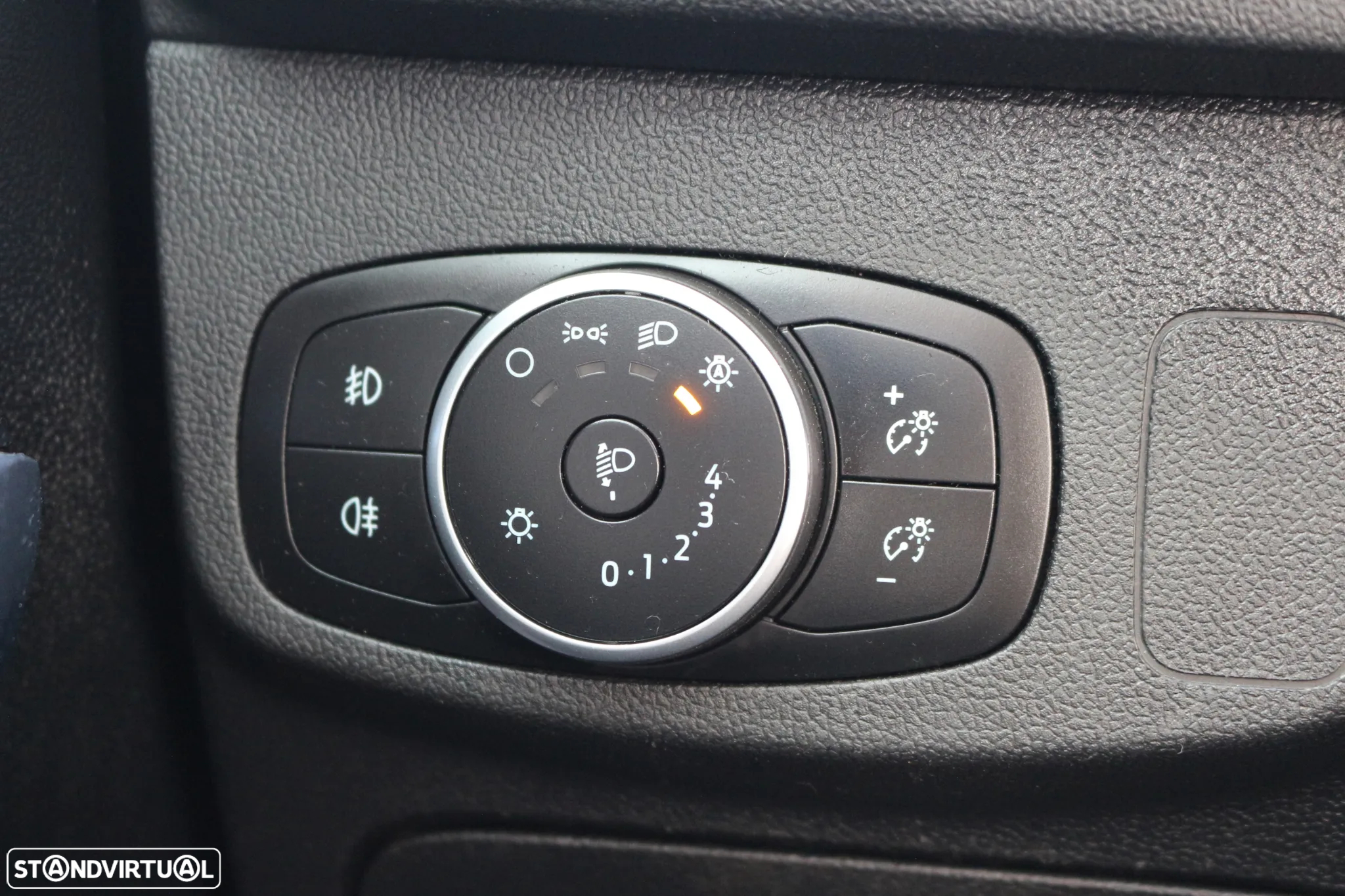 Ford Focus SW 1.5 TDCi EcoBlue Connected - 31