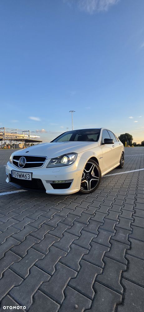 Mercedes-Benz Klasa C 63 AMG - 31