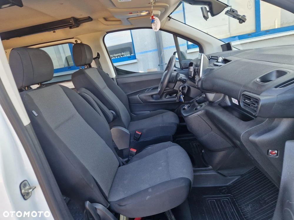 Toyota Proace City 1.2 D-4T Long 2,3t Active (bryg.) - 19