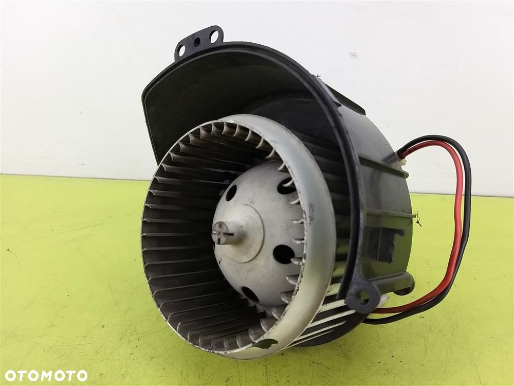 Dmuchawa wentylator NAWIEWU Opel Astra  III H 2004-2013 52421335 5591E12 - 5