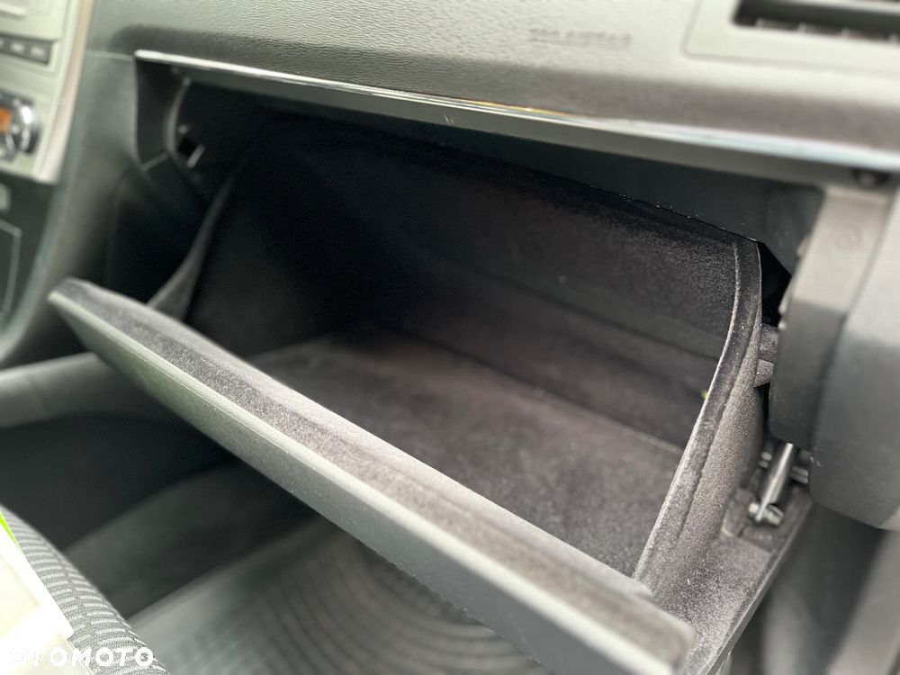 Toyota Avensis 1.8 Premium - 36