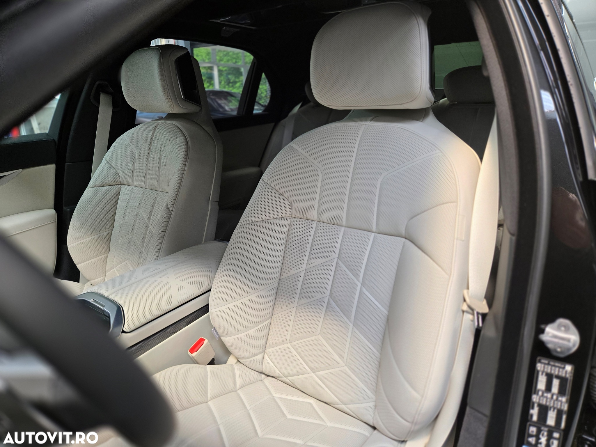 BMW Seria 7 740d xDrive MHEV - 16