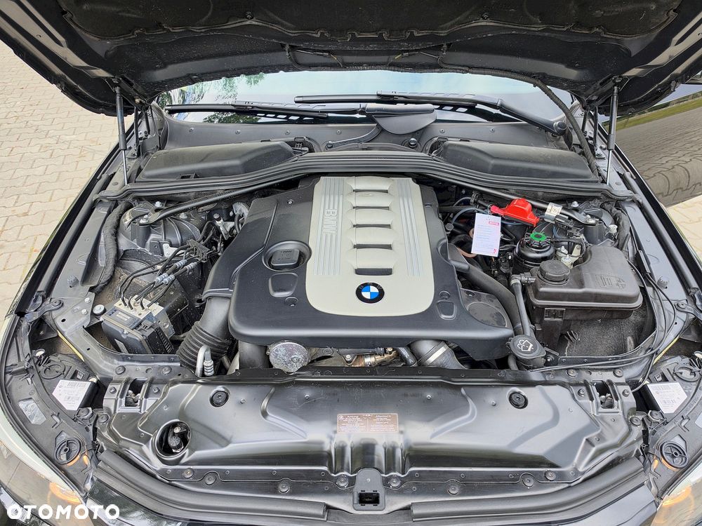 BMW Seria 5 525xd - 38