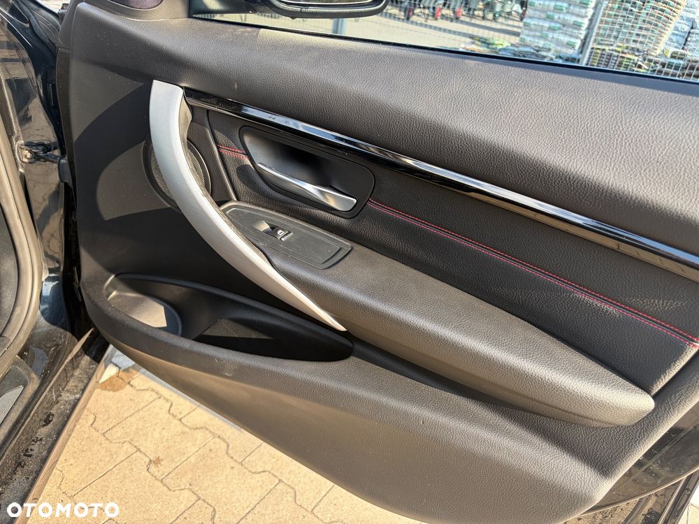 BMW Seria 3 330e iPerformance Sport Line - 19