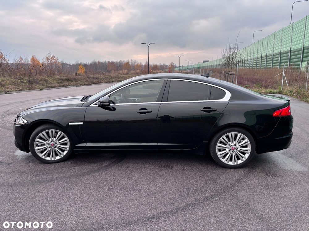 Jaguar XF 3.0 T AWD Premium Luxury - 6