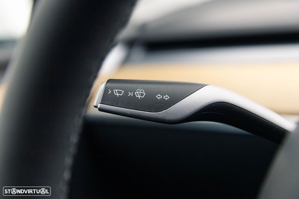 Tesla Model Y Performance Dual Motor AWD - 28