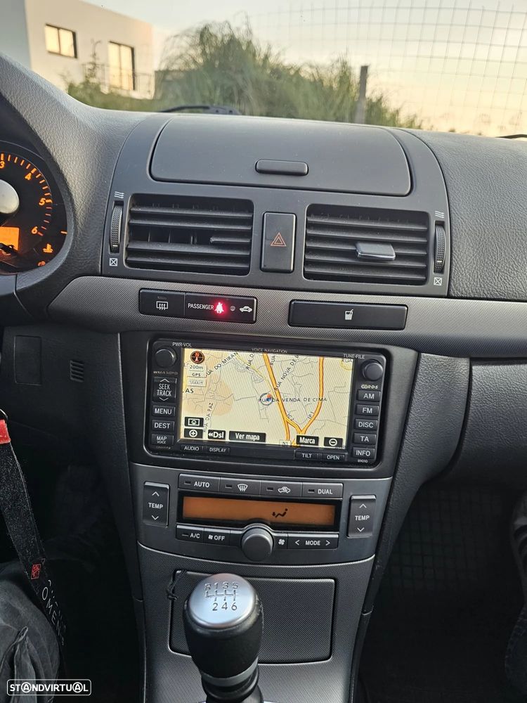Toyota Avensis SW 2.0 D-4D Sol+GPS - 9
