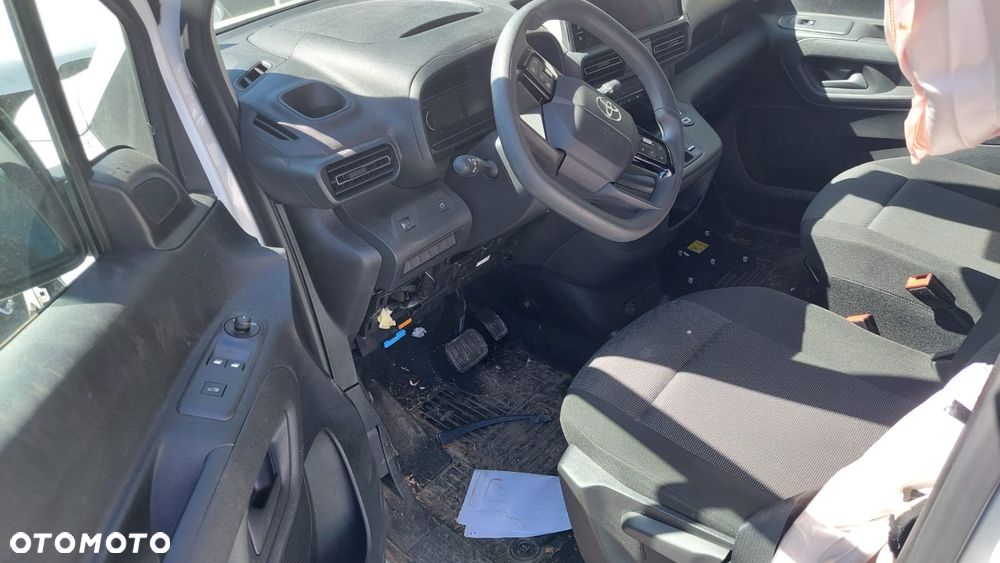 Toyota proace city - 10