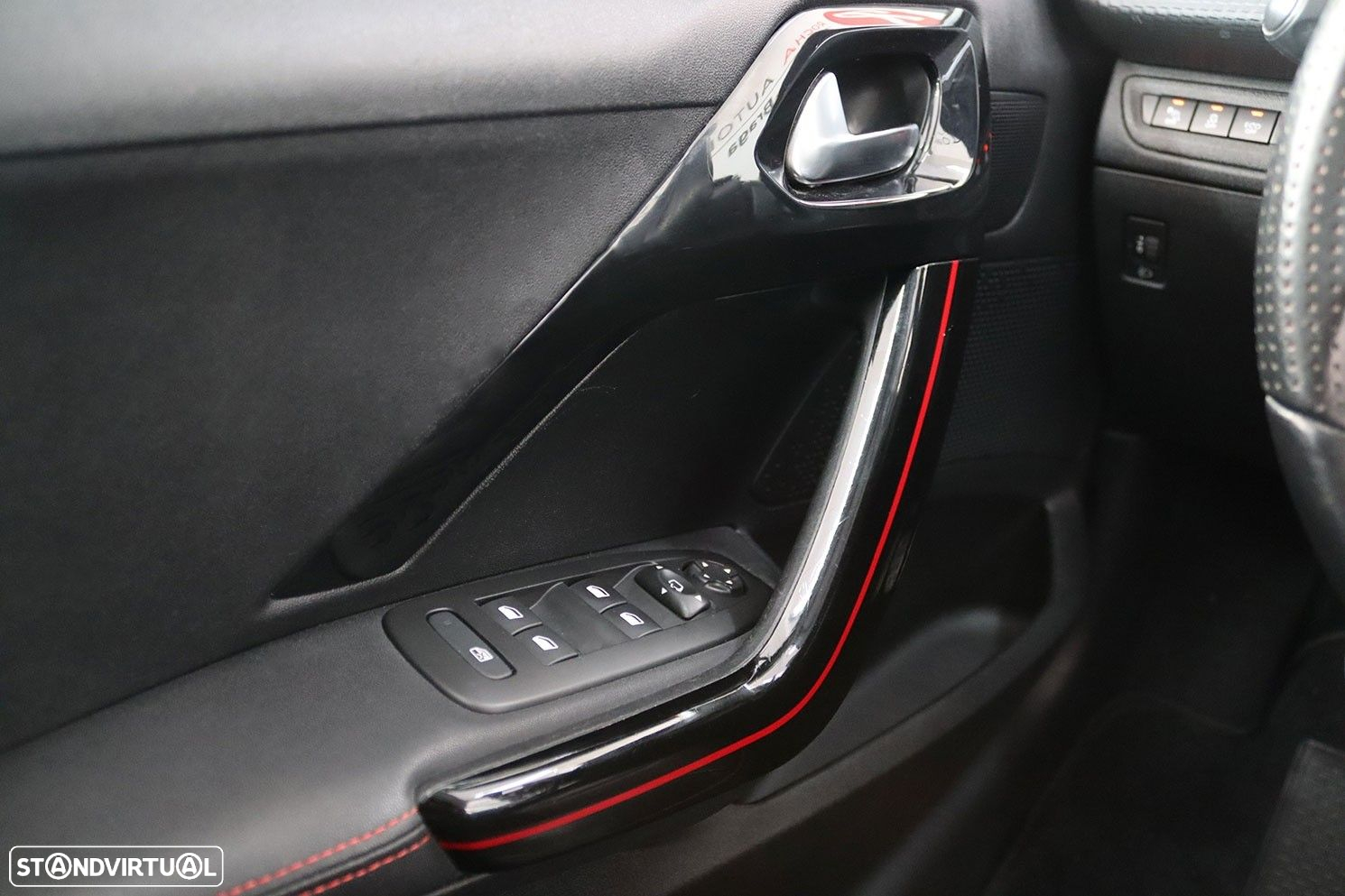 Peugeot 208 1.2 PureTech GT Line - 12