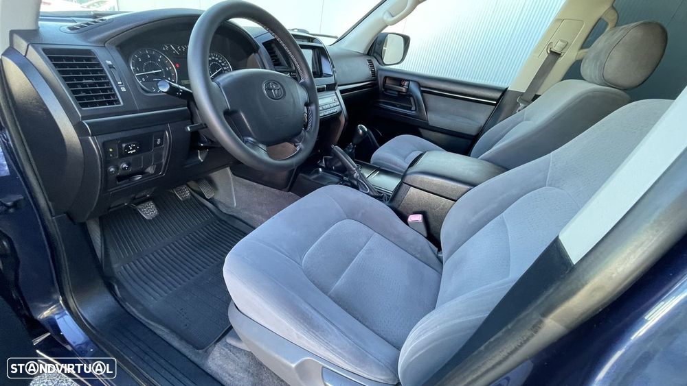 Toyota Land Cruiser VDJ 200 V8 4.5 D-4D - 9