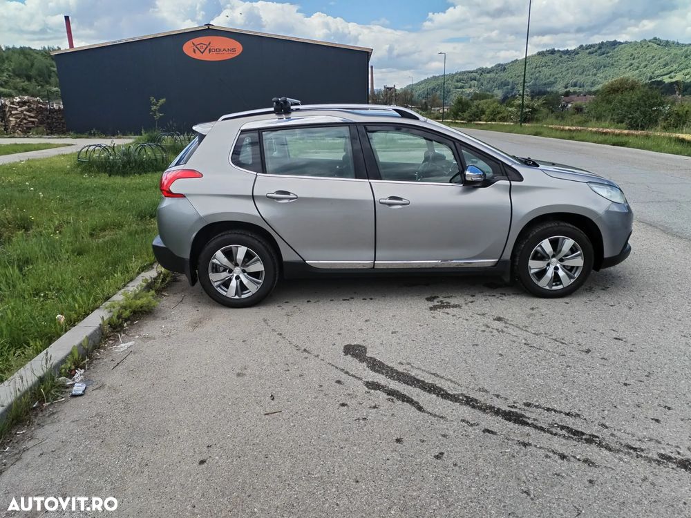 Peugeot 2008 1.2 PureTech Turbo S&S Allure - 2